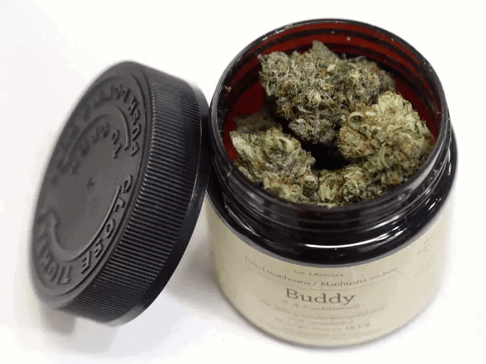 glass jars for cannabis flowers