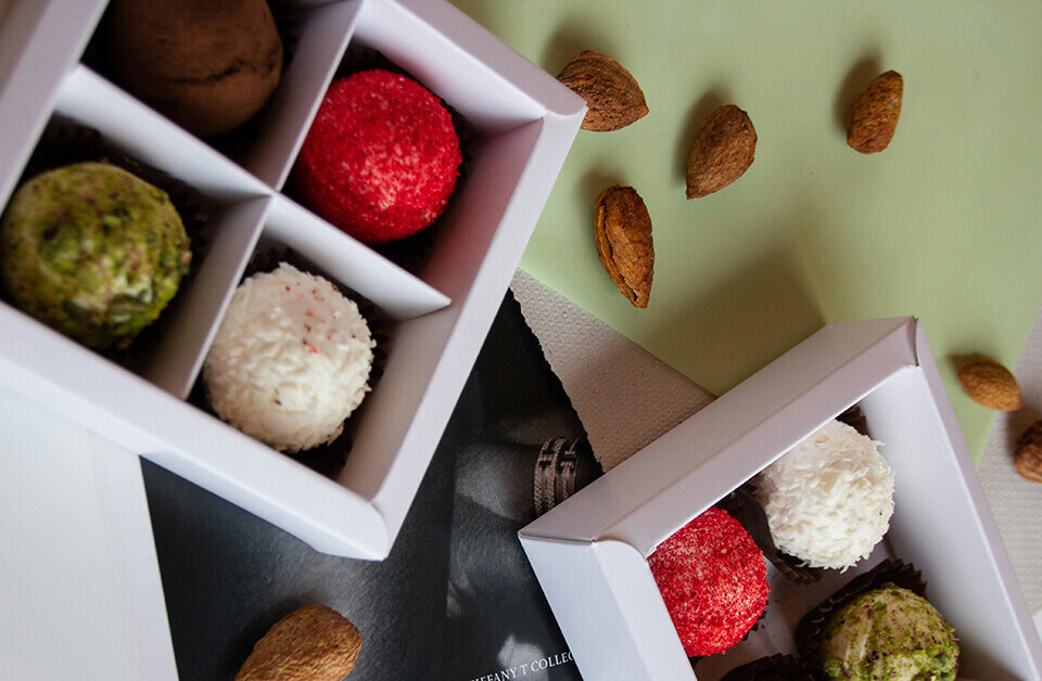 paperboard packaging inserts for boxes with some edibles