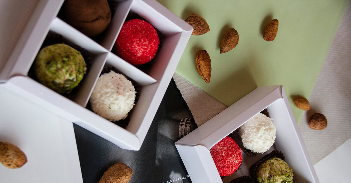 paperboard packaging inserts for boxes with some edibles